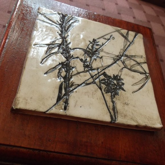 Ceramic Botanical Tile Wall Art Hanging 5 x 6 in - Picture 2 of 4